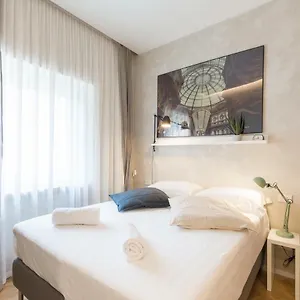 center-deluxe-room.italymilanhotels.net/